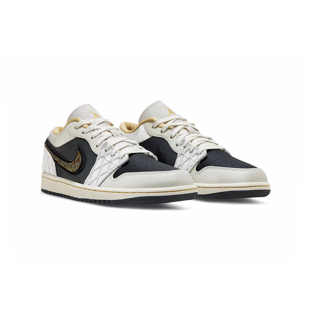 Nike Air Jordan 1 Low Beaded Swoosh Svart Vit Broderad Sneakers Herr