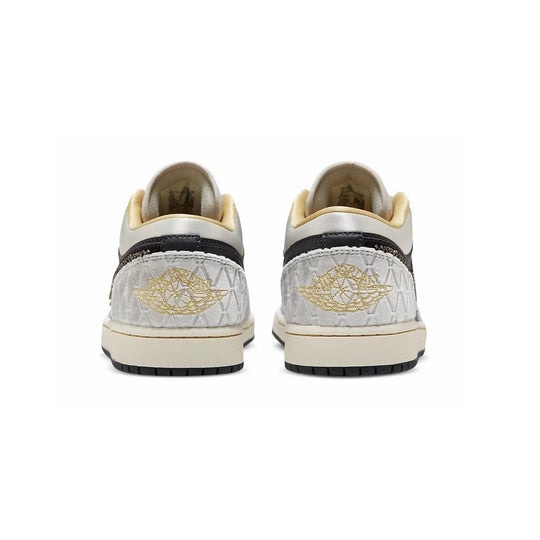 Nike Air Jordan 1 Low Beaded Swoosh Svart Vit Broderad Sneakers Herr