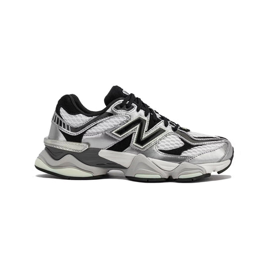 New Balance 9060 sneakers metallic svart dam futuristisk look