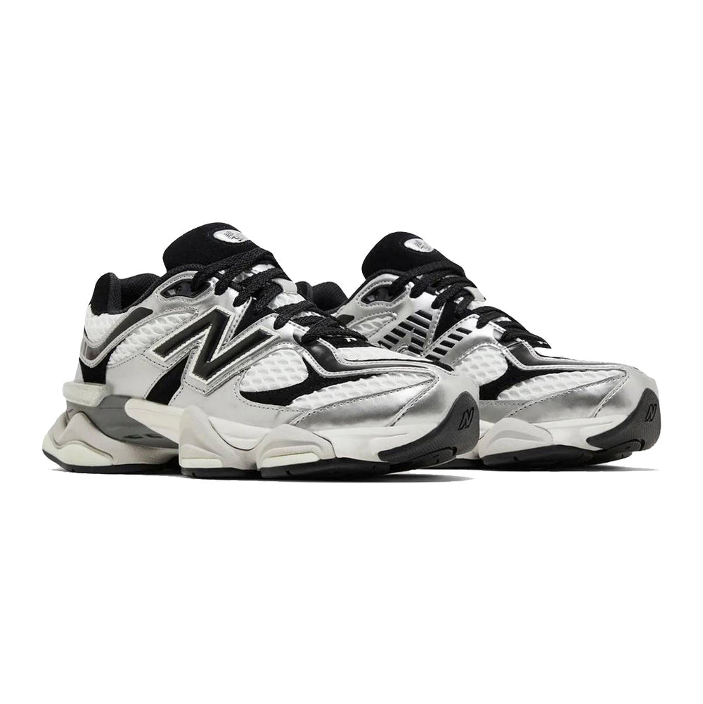New Balance 9060 sneakers metallic svart dam futuristisk look