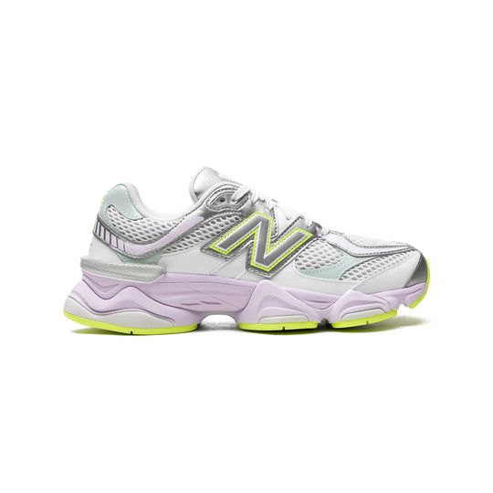 New Balance 9060 sneakers vit lila dam Taro streetstil