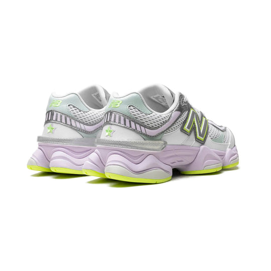 New Balance 9060 sneakers vit lila dam Taro streetstil
